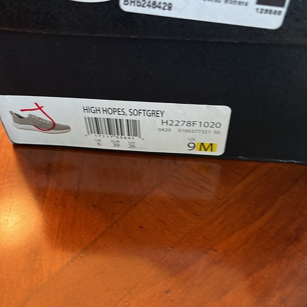 Dr Scholls. high hope soft gray sneakers 9m. - Picture 14 of 16